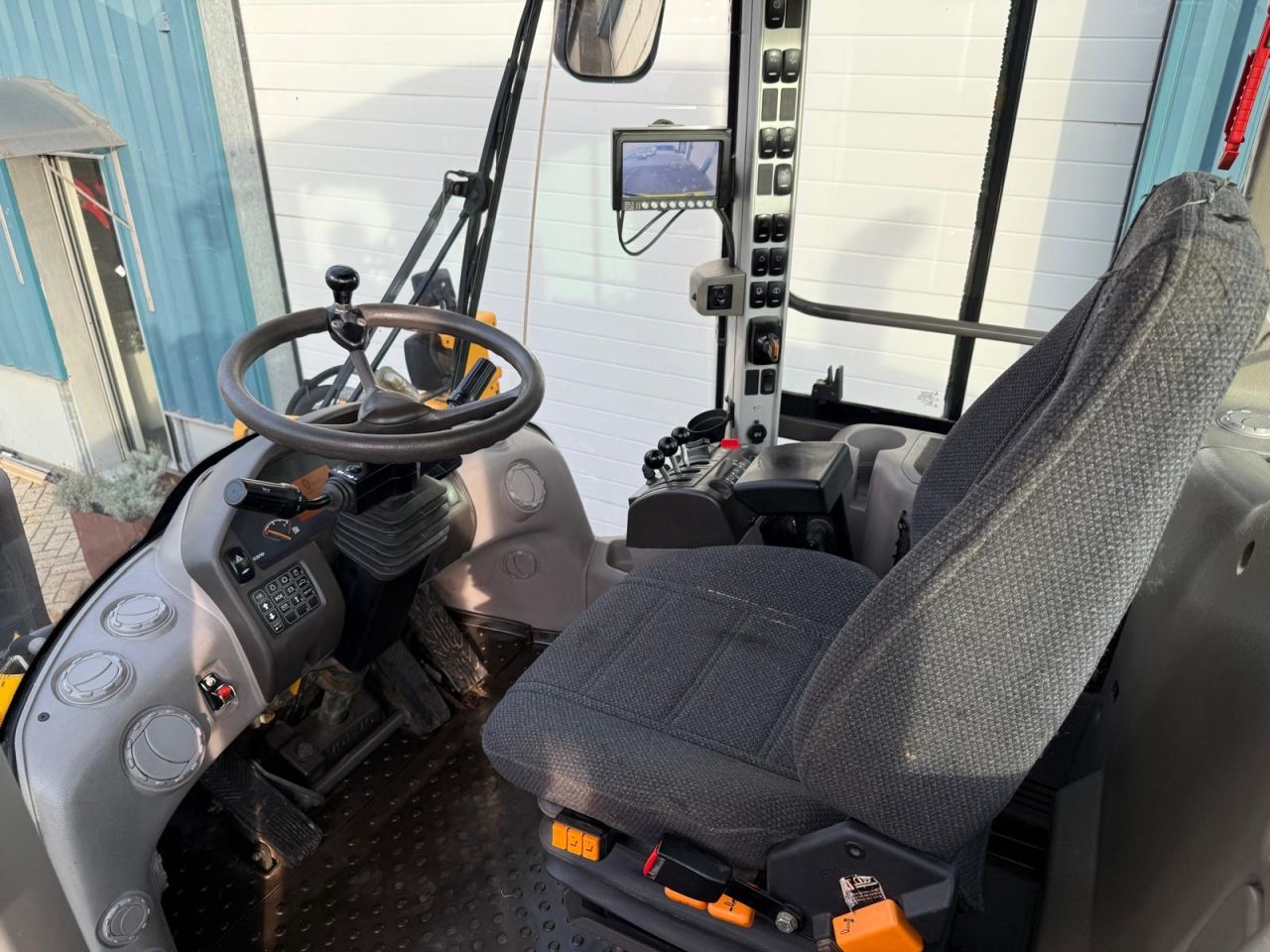 VOLVO L60G ( BJR 2012 )