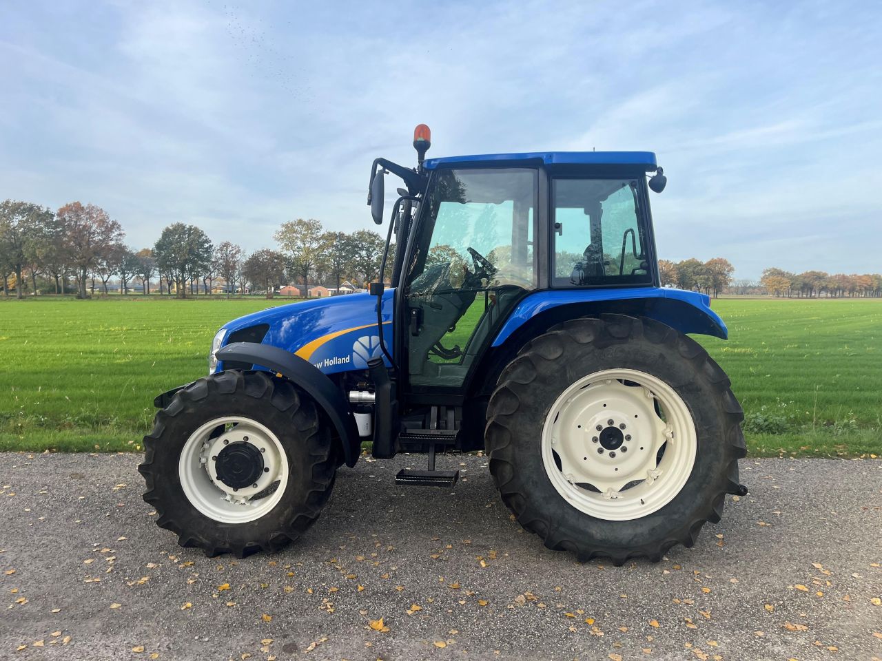 New Holland TL100A
