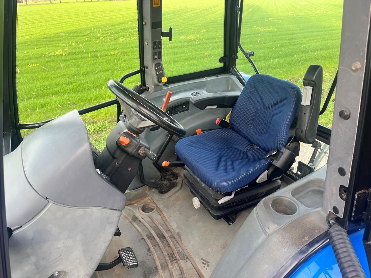 New Holland TL100A