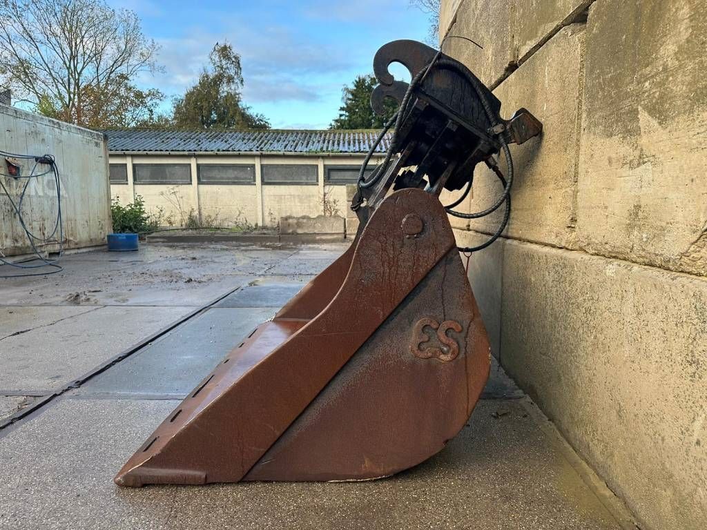 Eurosteel 200cm wide Tiltbucket / kantelbak / Schwenklöffel