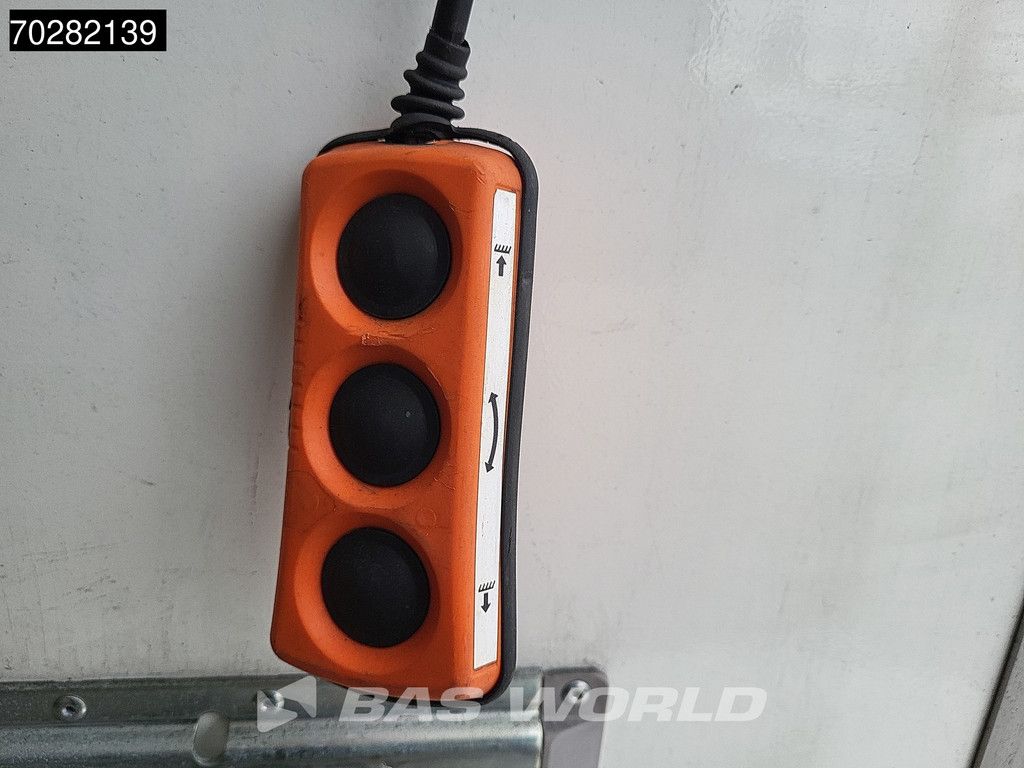 Mercedes Atego Atego 1524 4X2 16tonner Thermo King T-1200R cooler 1500kg Ladebordwand Automatic