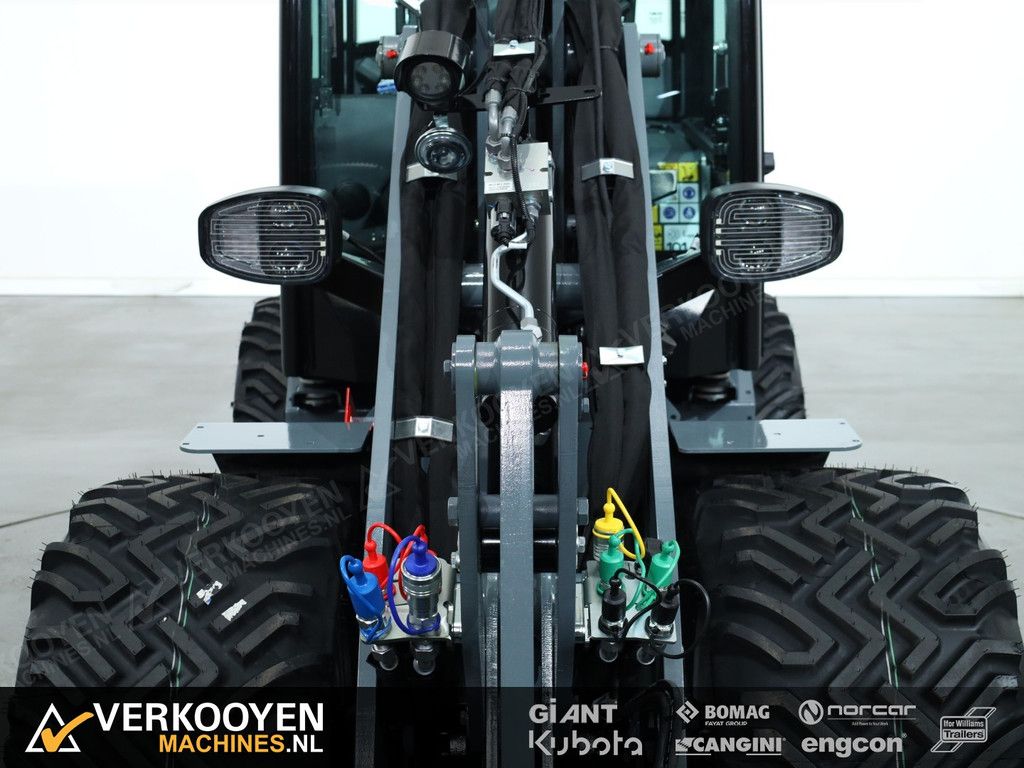 2025 Giant G2700 HD+ (Cabine) VK10375