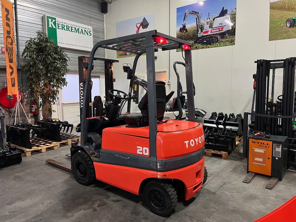 TOYOTA FBMF20 Elektrische heftruck met freelift en sideshift