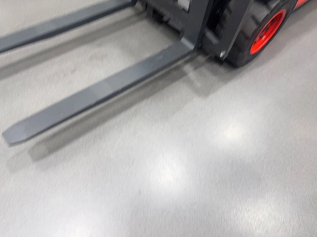 Linde 388 E 45 L-01/600 container uitvoering