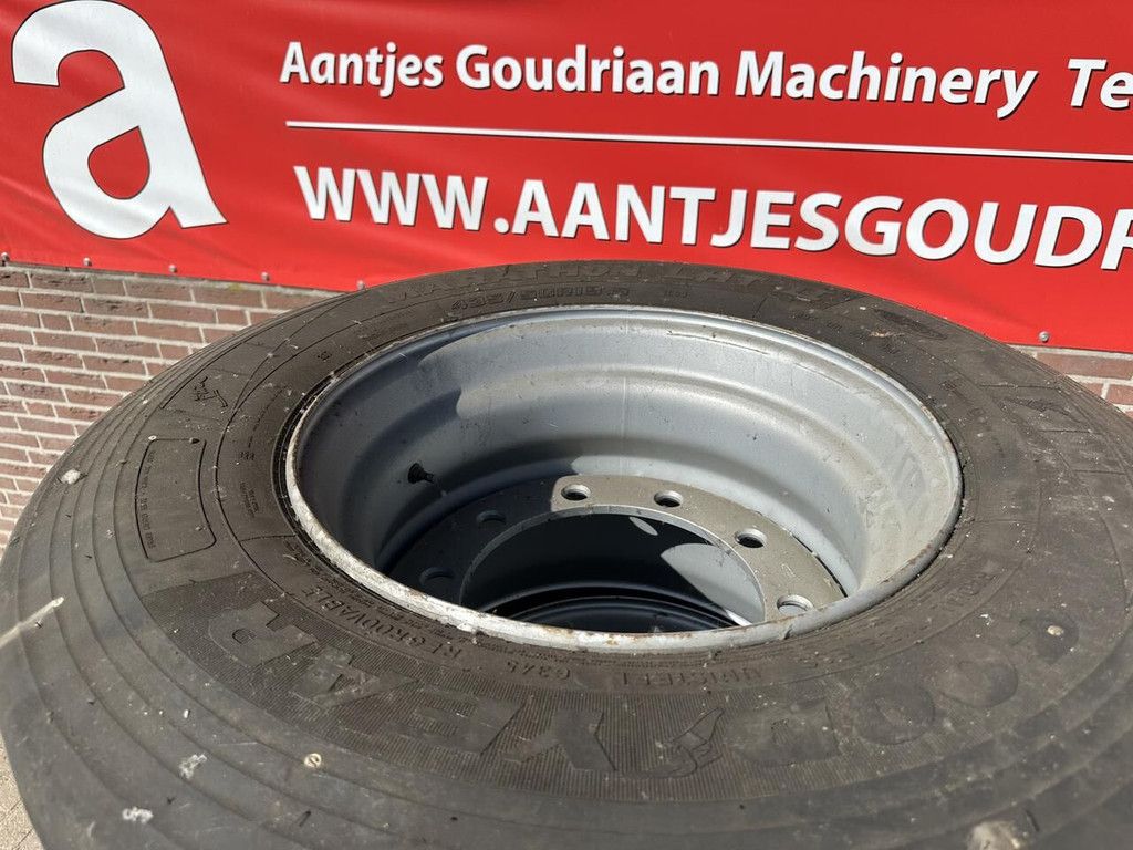 4 Banden truck tire