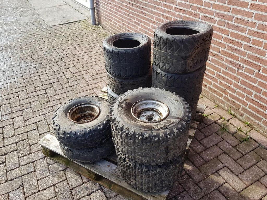 Motorcycle tire