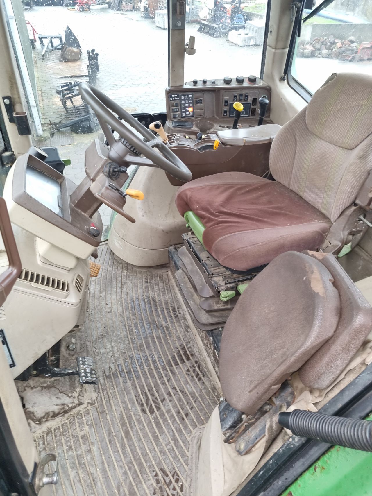 John Deere 6920s trekker. 50kmpu