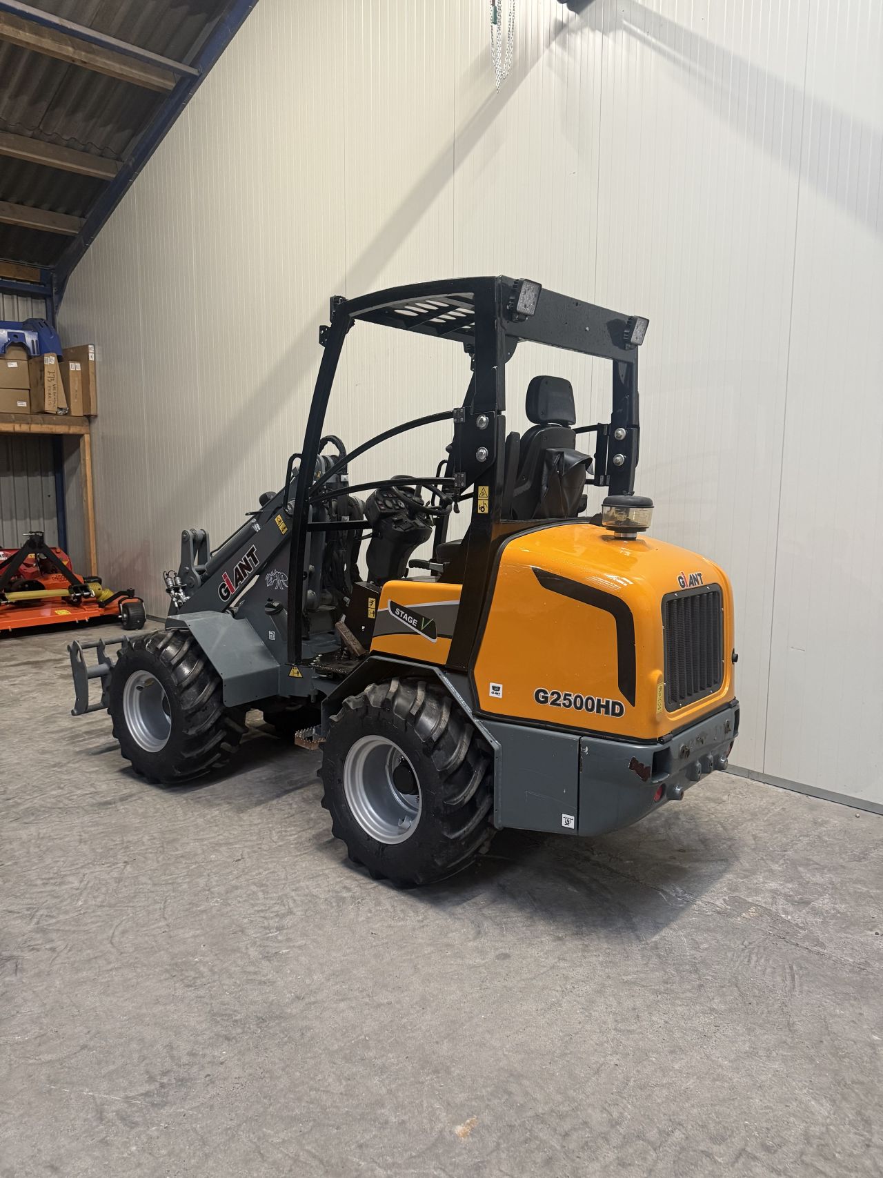 Giant g2500hd ( 444 uur )