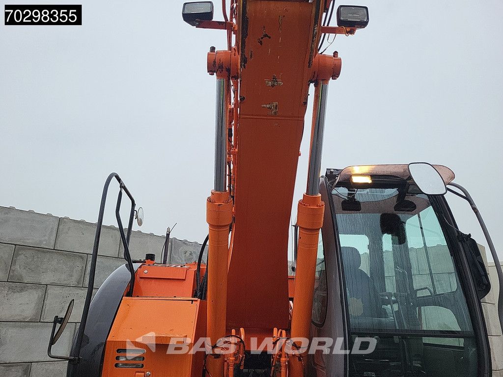 Hitachi ZX225 USR