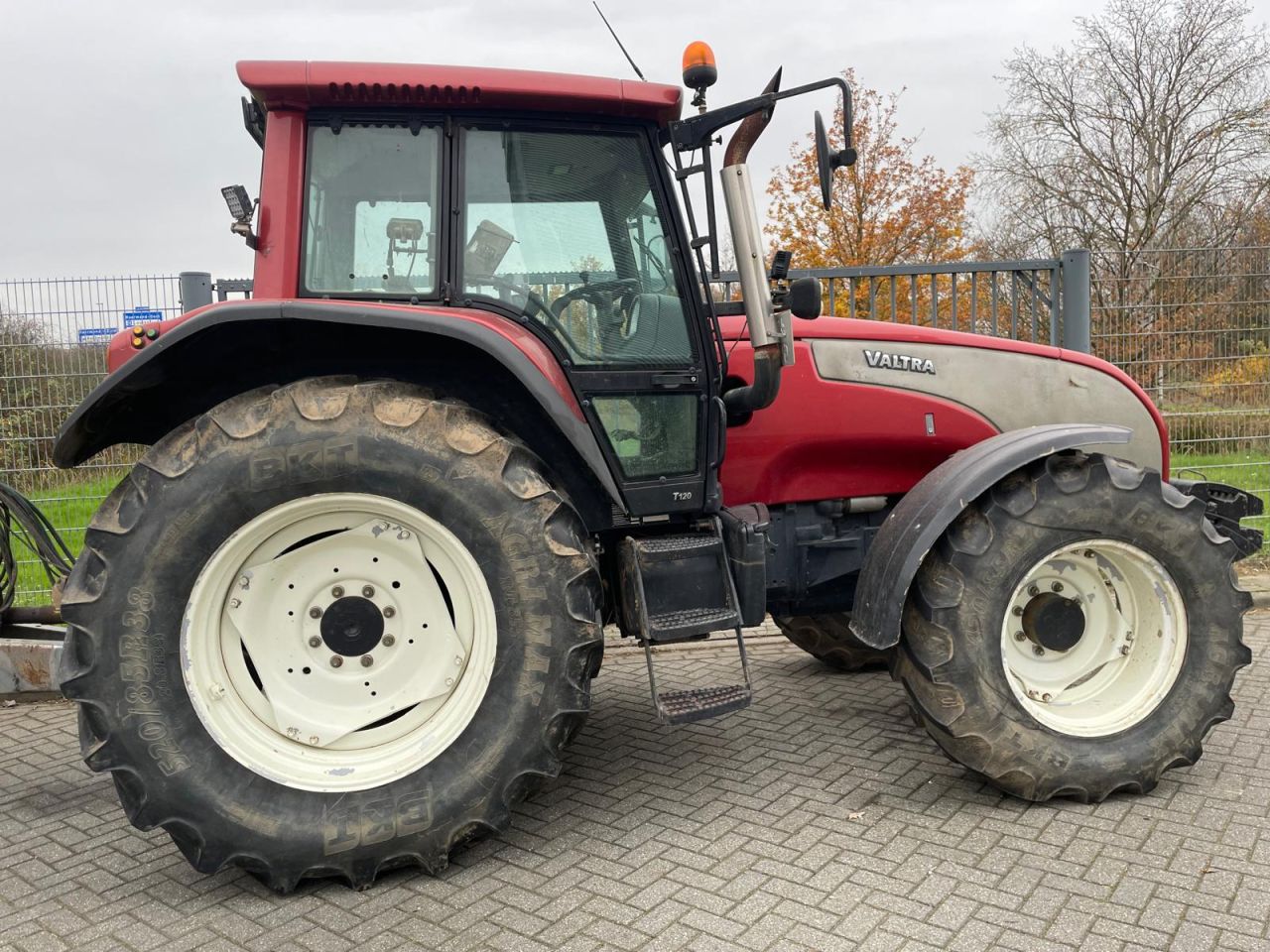 Valtra T120 tractor
