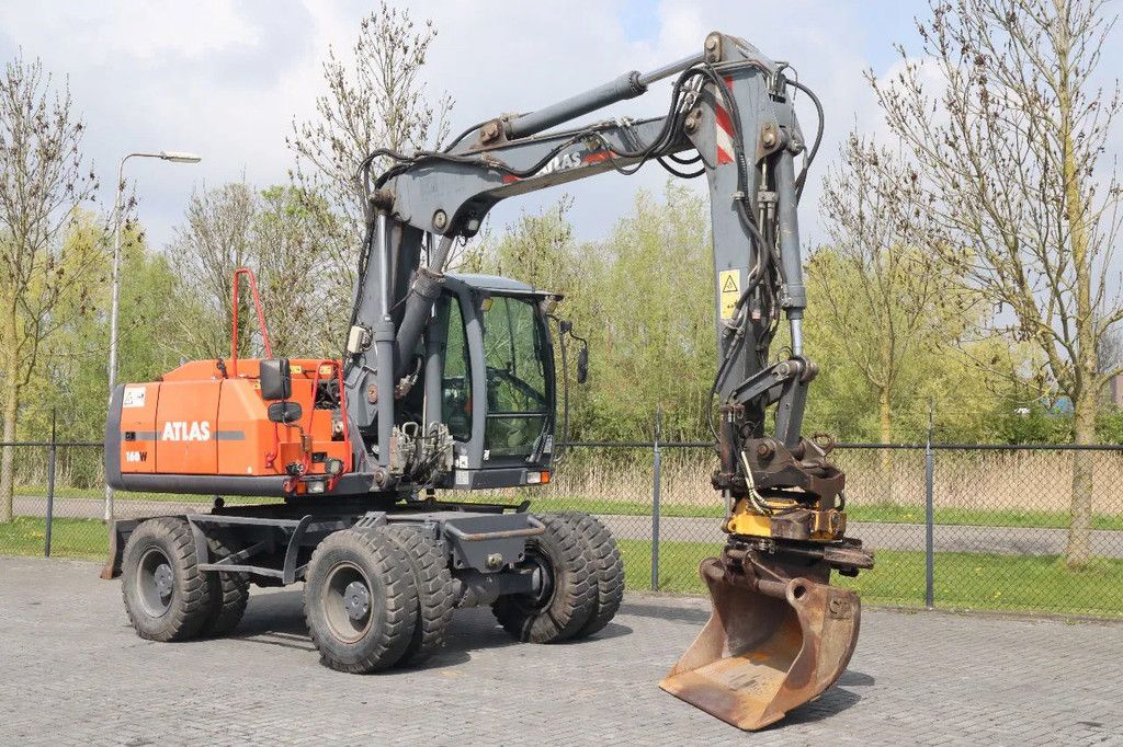 Atlas 160W | ROTOTILT | GRIPPER | BUCKET | DOZER BLADE