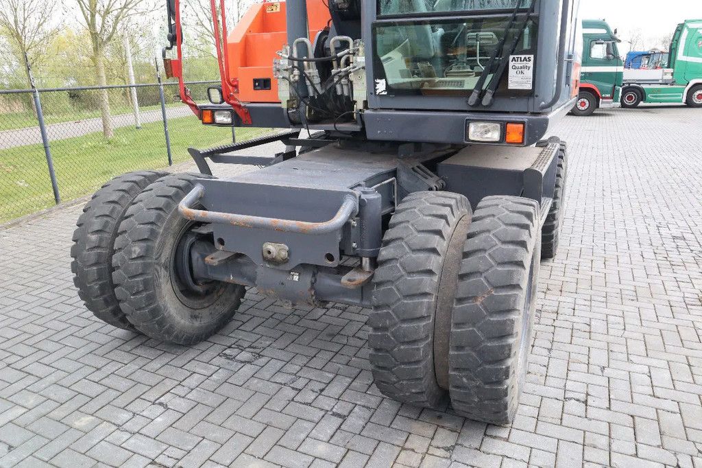 Atlas 160W | ROTOTILT | GRIPPER | BUCKET | DOZER BLADE