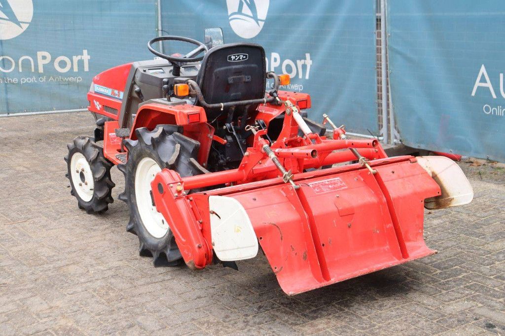 Kleintraktor Yanmar Ke-3 Diesel 13,5 PS mit Grubber