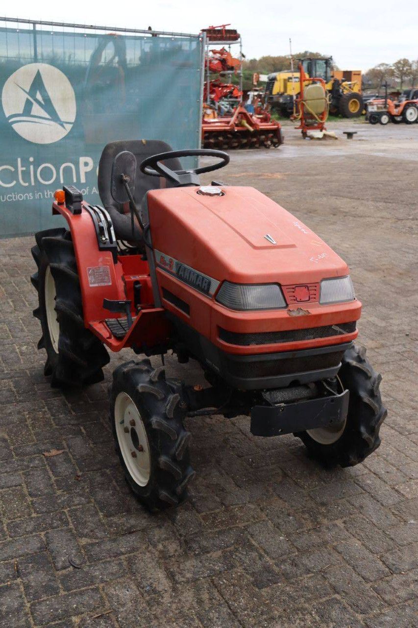 Minitraktor Yanmar Ke-3 Diesel 13,5 PS