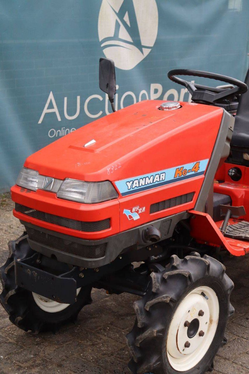 Kleintraktor Yanmar Ke-4 Diesel 14,5 PS mit Grubber