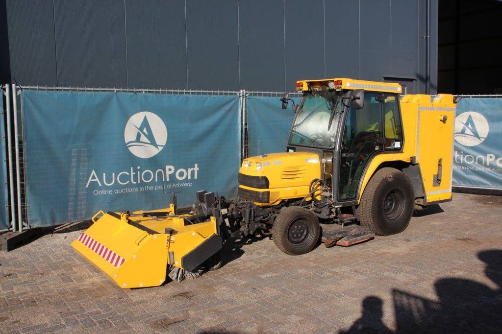Kleintraktor Kubota STV40 Diesel, Baujahr 2006, mit Kehrbürste