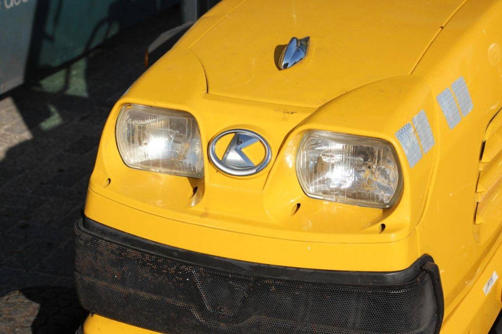 Kleintraktor Kubota STV40 Diesel, Baujahr 2006, mit Kehrbürste