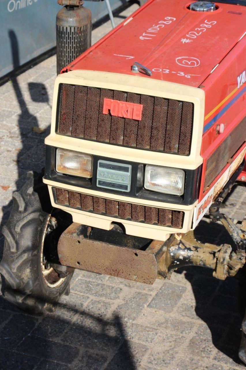 Kleintraktor Yanmar F14D Diesel 14 PS mit Grubber