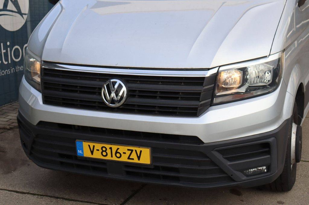 Fahrgestell mit Fahrerhaus Volkswagen CRAFTER Diesel 2019