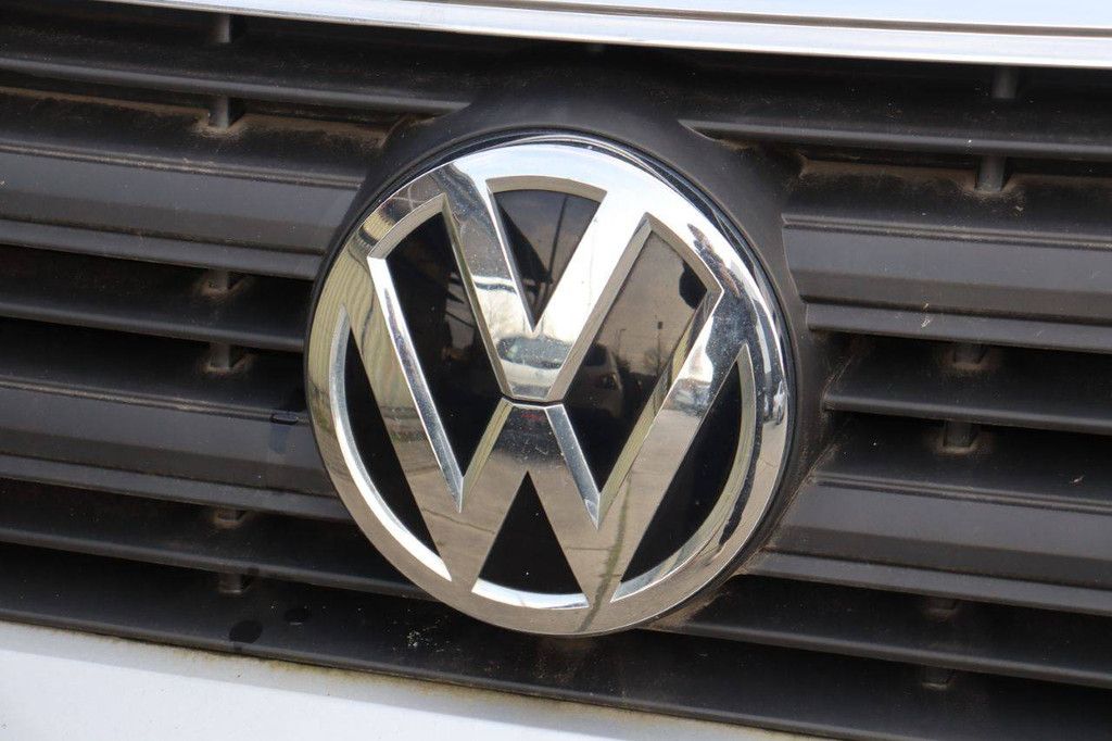 Fahrgestell mit Fahrerhaus Volkswagen CRAFTER Diesel 2019