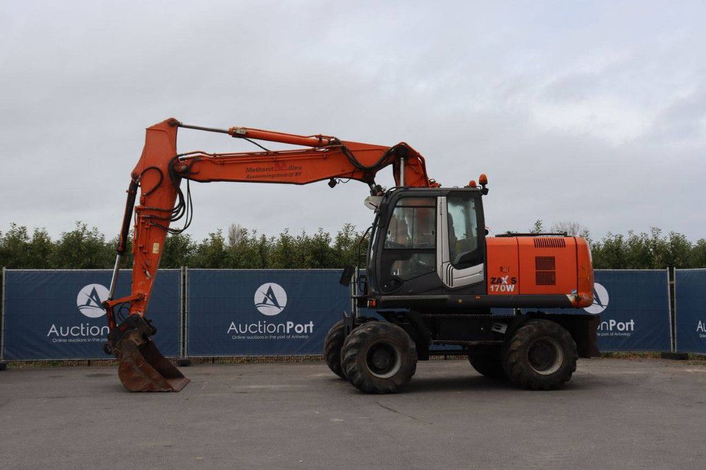 Wheel excavator Hitachi ZX170W-3 Diesel 104kW 2010