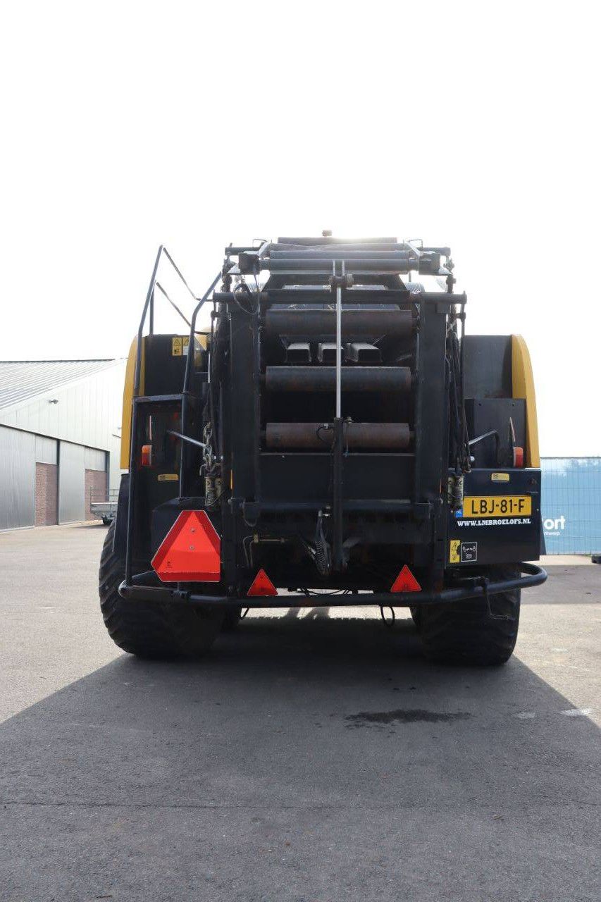 Quaderballenpresse New Holland BB9060 2011