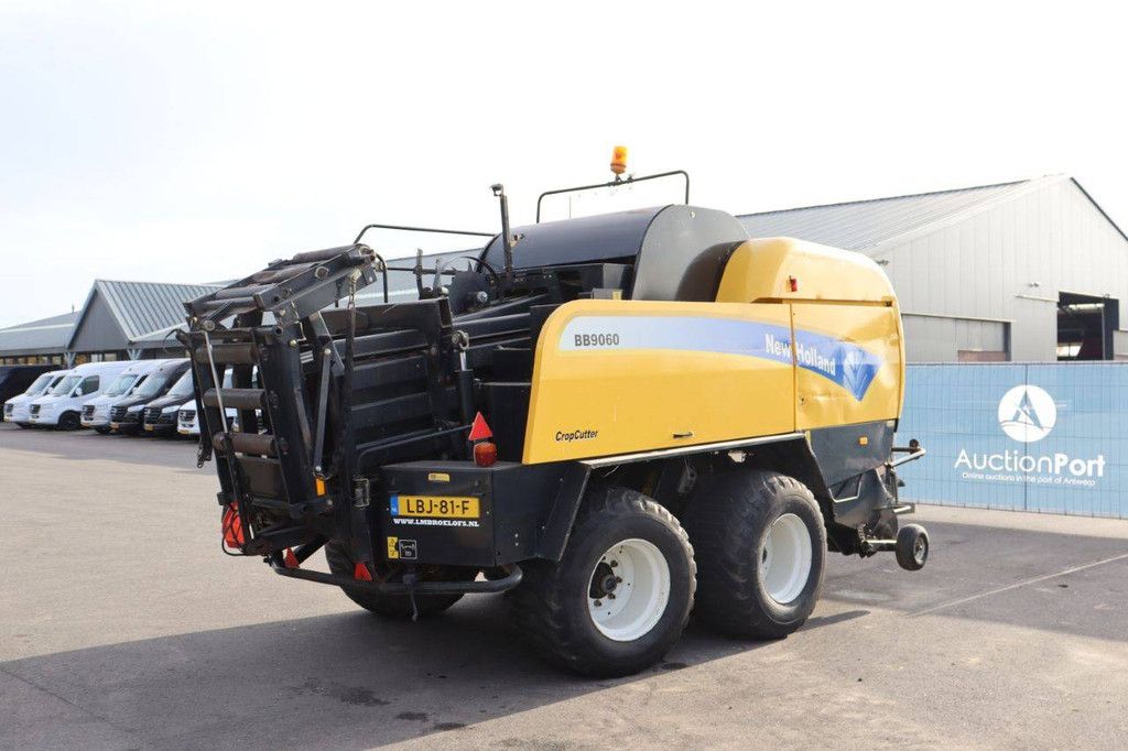 Quaderballenpresse New Holland BB9060 2011