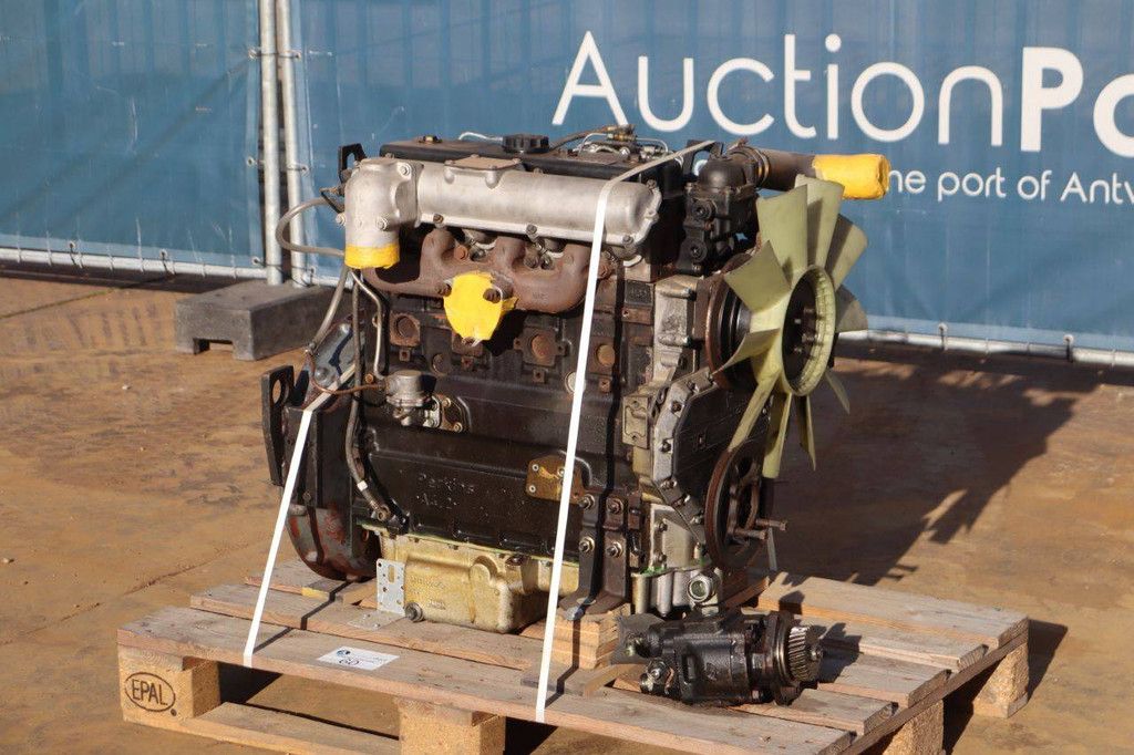 Engine Perkins 1104D A4.2 Diesel