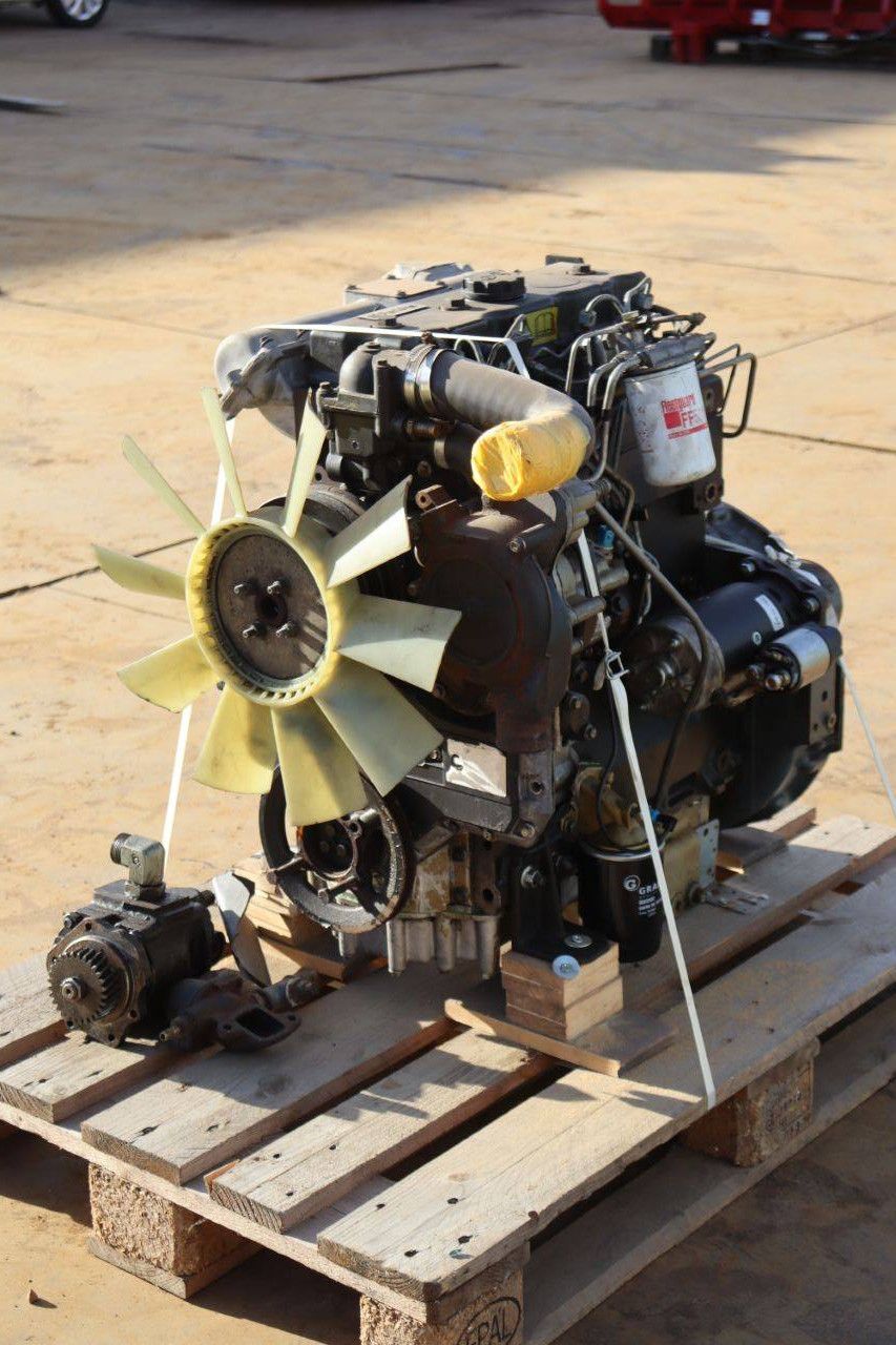 Engine Perkins 1104D A4.2 Diesel