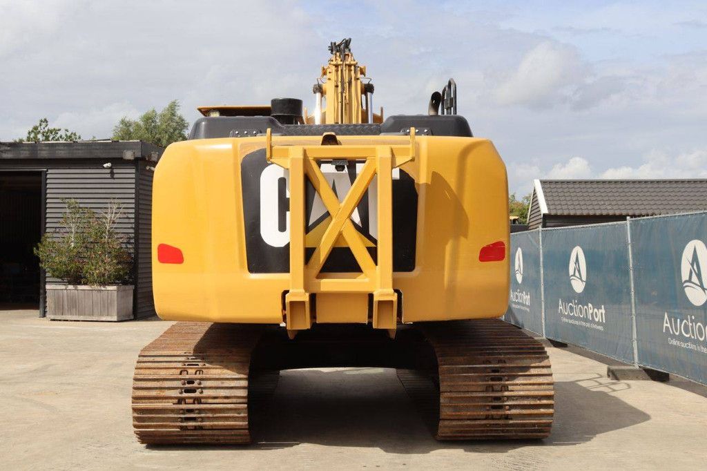 Crawler excavator Caterpillar 323E Diesel 122kW 2012