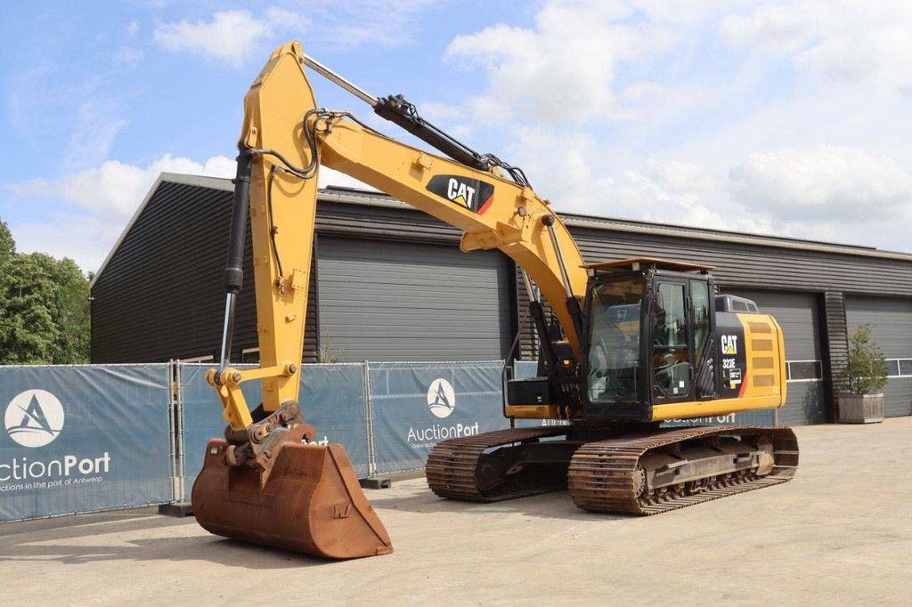 Crawler excavator Caterpillar 323E Diesel 122kW 2012