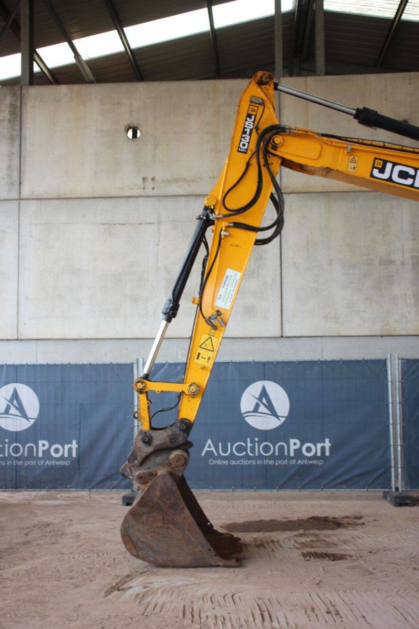 Raupenbagger JCB JS130LC Diesel 81kW 2019
