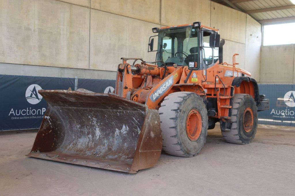 Wheel loader Doosan DL300 Diesel 162kW 2012