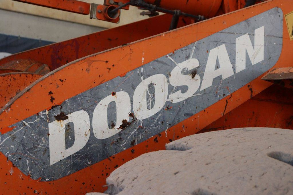 Wheel loader Doosan DL300 Diesel 162kW 2012