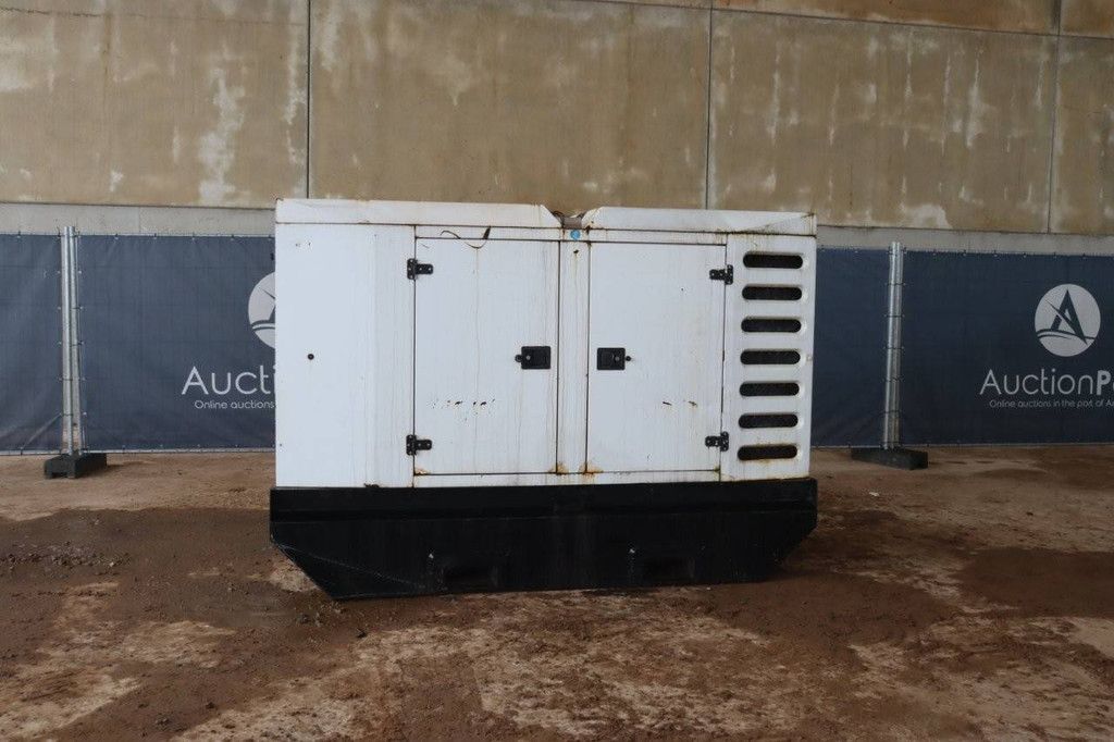 Generator SDMO R90 Diesel 90kVA 2011