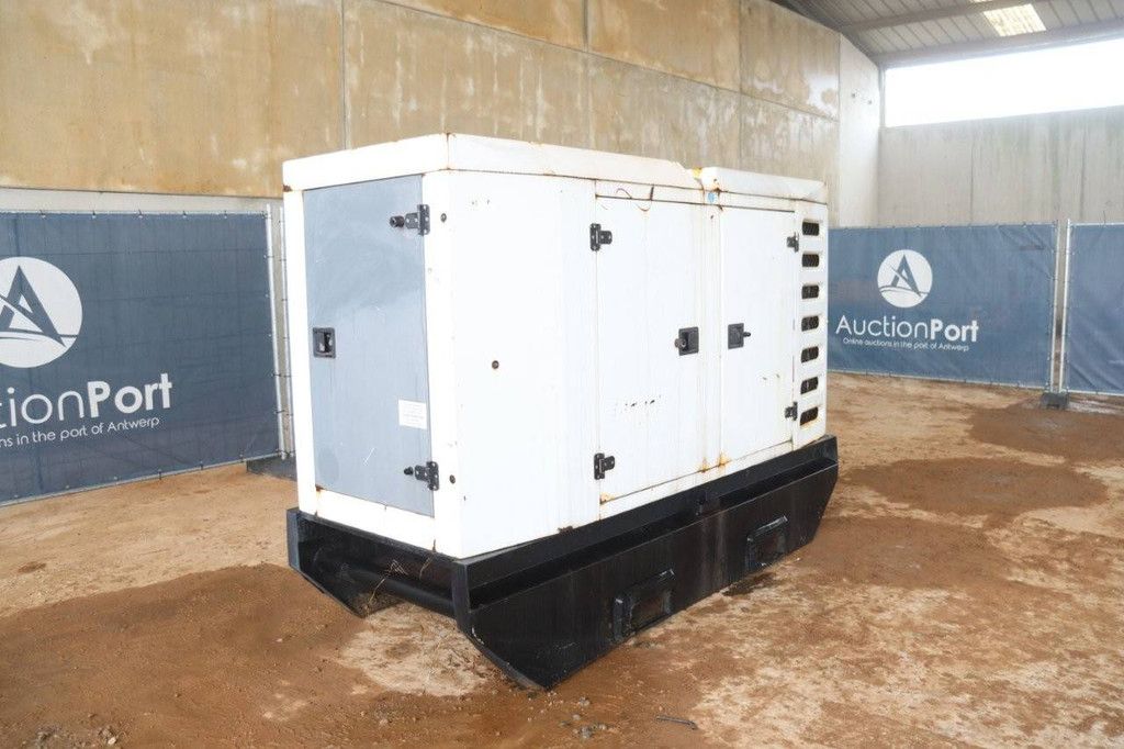 Generator SDMO R90 Diesel 90kVA 2011