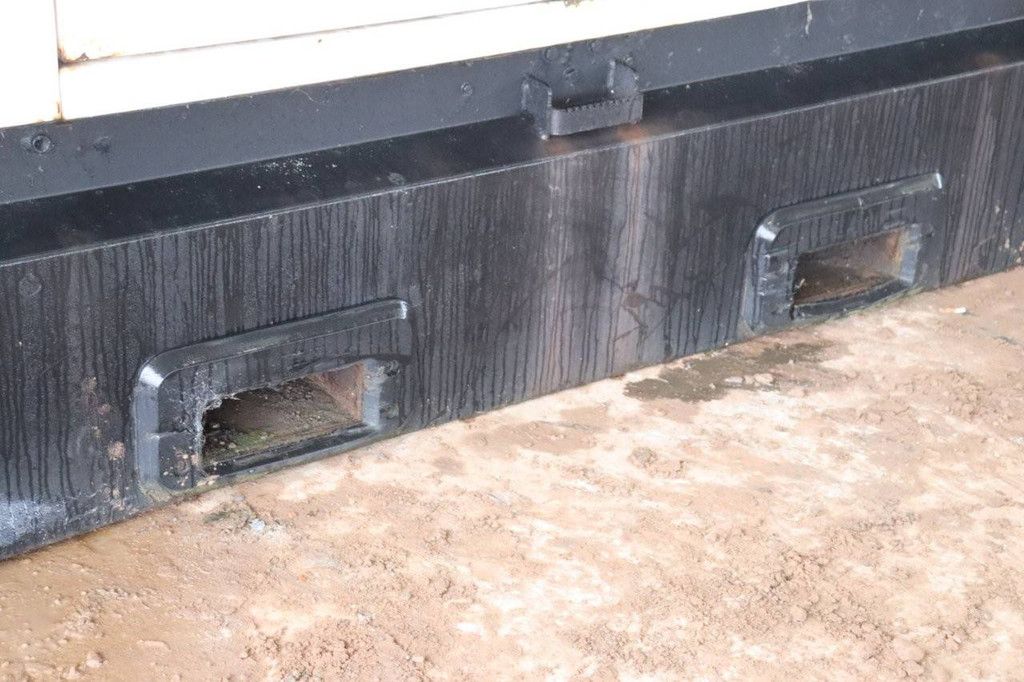 Generator SDMO R90 Diesel 90kVA 2011