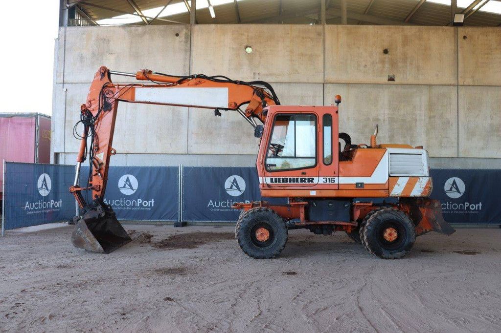 Wheeled excavator Liebherr A316 Diesel 112hp 1998