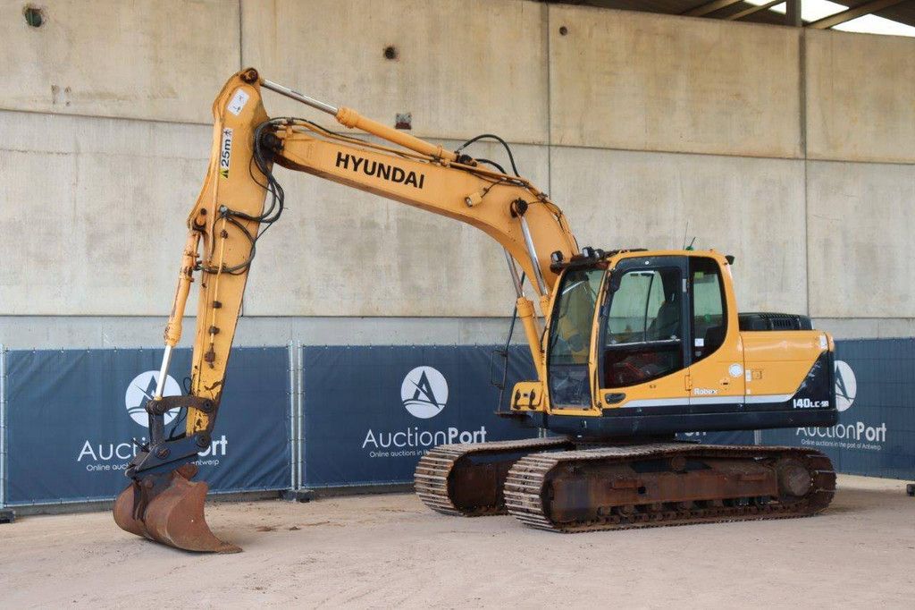 Crawler excavator Hyundai Robex 140LC-9A Diesel 115hp 2013