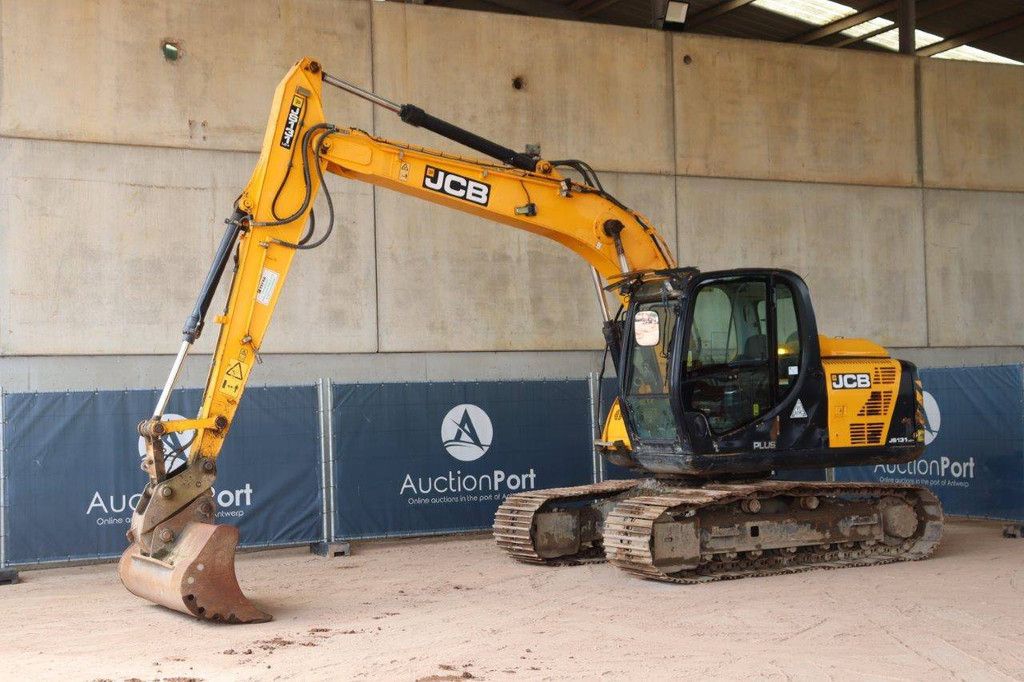 Rupsgraafmachine JCB JS131LC Diesel 74.9pk 2016
