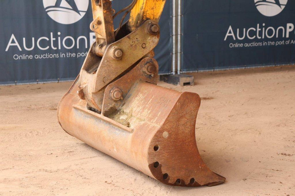 Rupsgraafmachine JCB JS131LC Diesel 74.9pk 2016