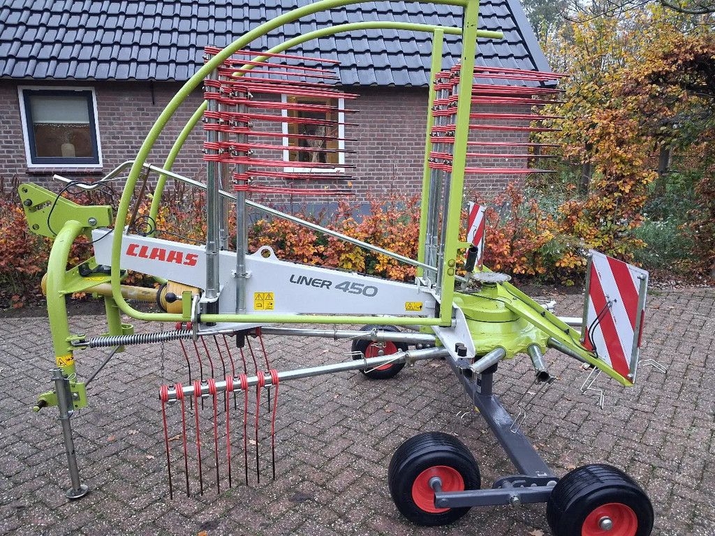 Claas Liner 420 en 450 hark
