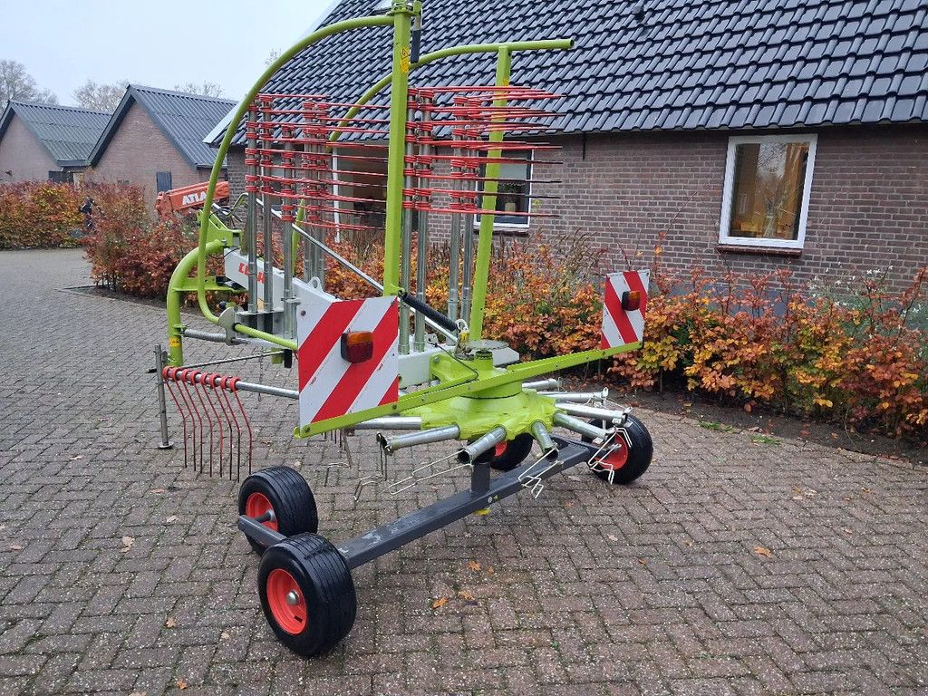 Claas Liner 420 en 450 hark