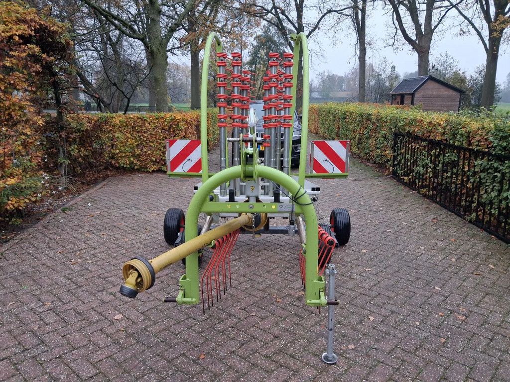 Claas Liner 420 en 450 hark