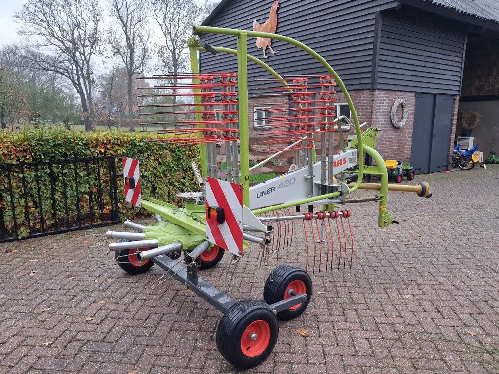 Claas Liner 420 en 450 hark