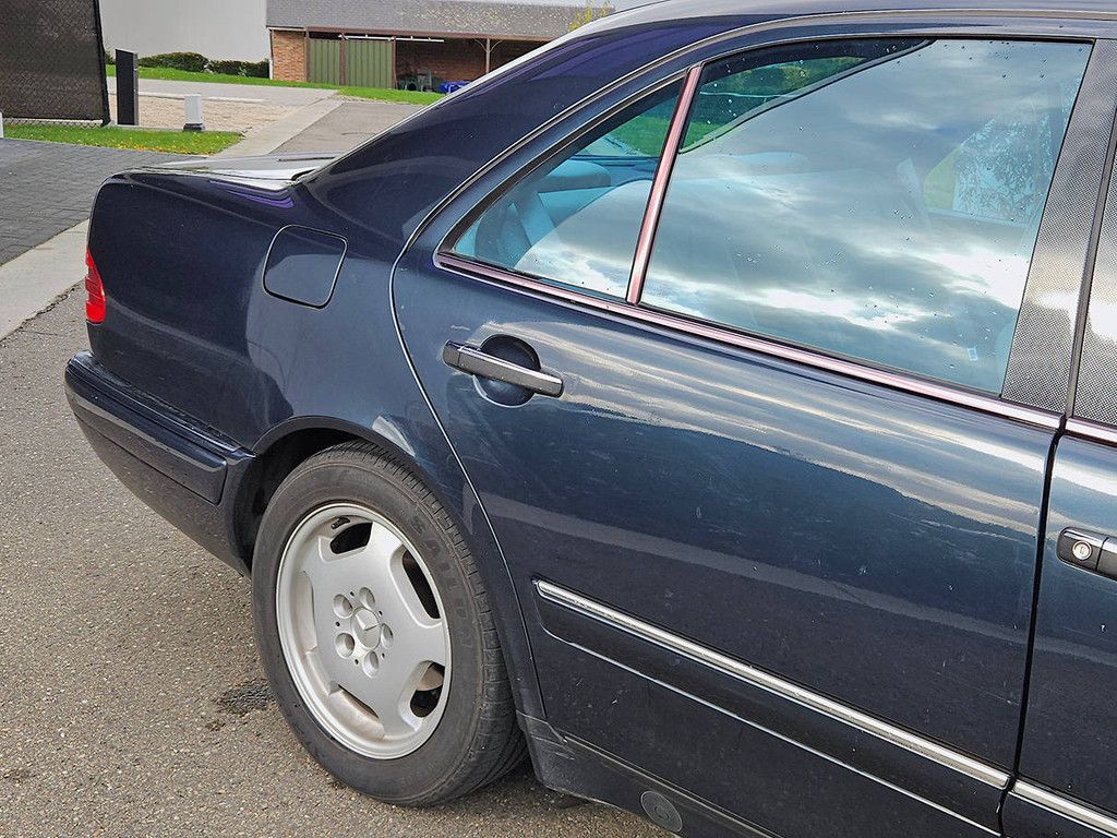 Mercedes-Benz E300 D Automatik (Marge)