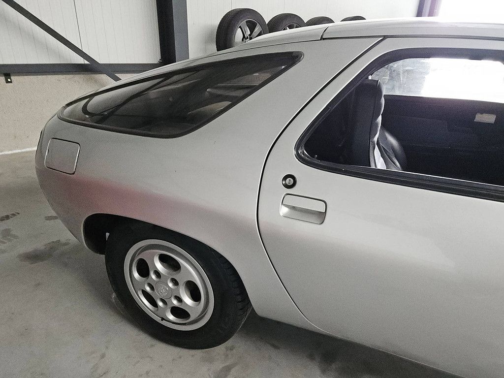 Porsche 928 Automatic (Margin)