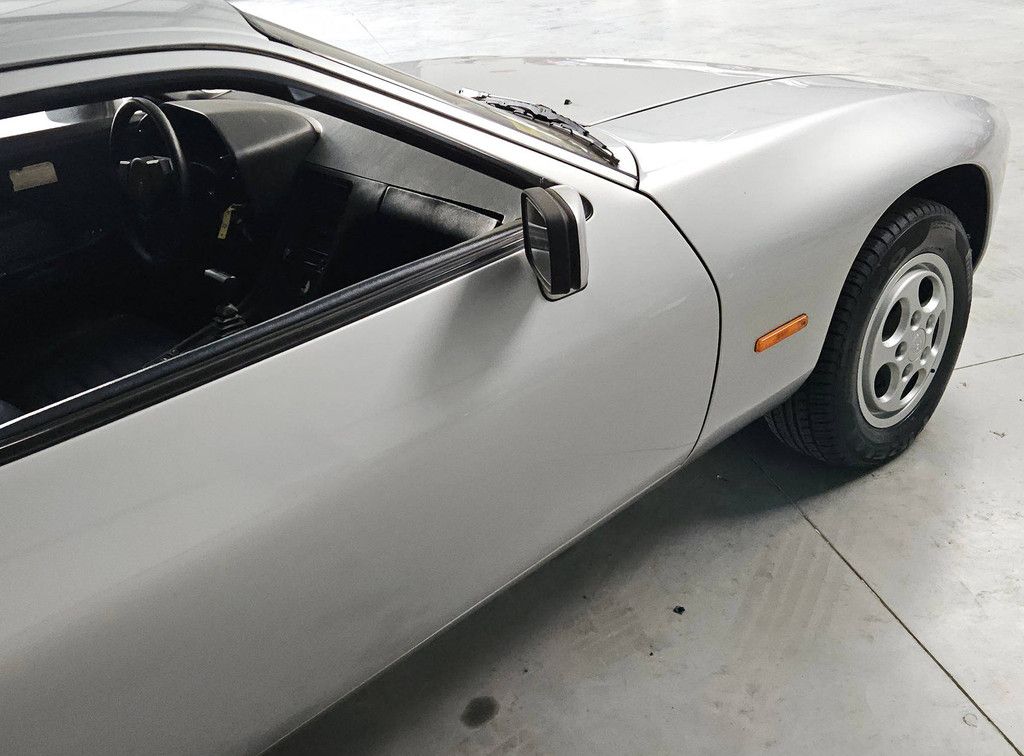 Porsche 928 Automatic (Margin)