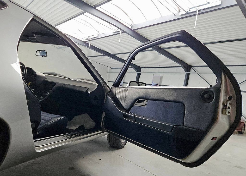 Porsche 928 Automatic (Margin)