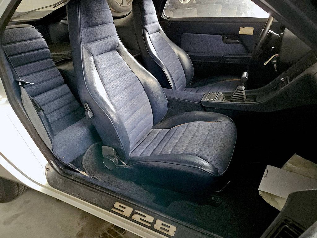 Porsche 928 Automatic (Margin)